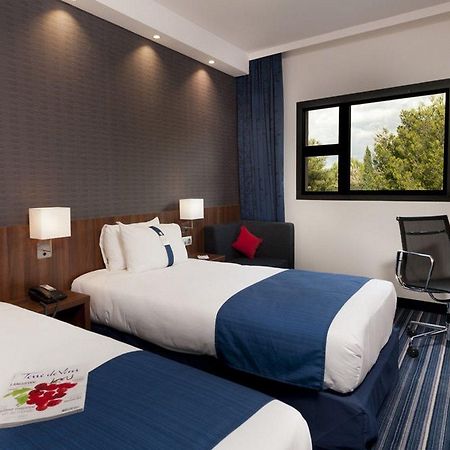 Holiday Inn Express Marseille Airport فيتروي المظهر الخارجي الصورة